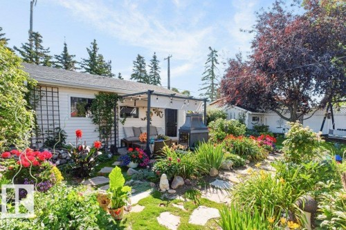 9047 52 Street Nw, Edmonton, AB - Outdoor
