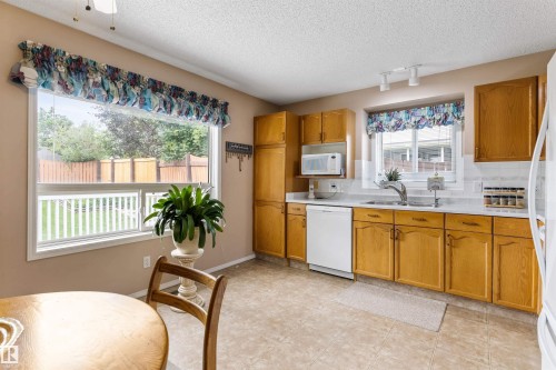 2 Dunvegan Crest, St. Albert, AB - Indoor Photo Showing Kitchen With Double Sink