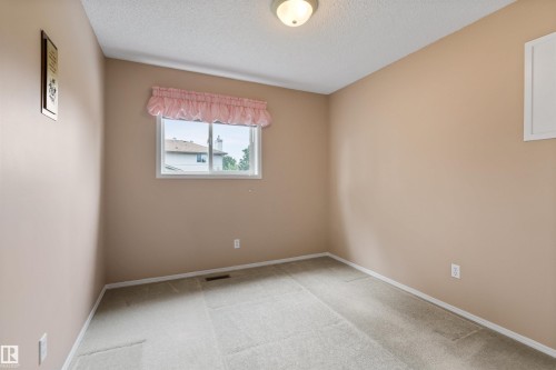 2 Dunvegan Crest, St. Albert, AB - Indoor Photo Showing Other Room