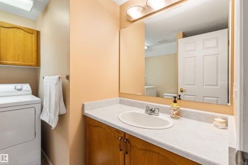 2 Dunvegan Crest, St. Albert, AB - Indoor