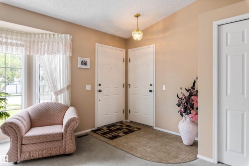 2 Dunvegan Crest, St. Albert, AB - Indoor Photo Showing Other Room