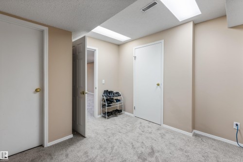 2 Dunvegan Crest, St. Albert, AB - Indoor Photo Showing Other Room
