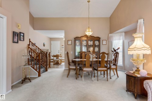 2 Dunvegan Crest, St. Albert, AB - Indoor Photo Showing Dining Room