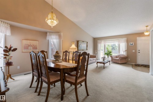 2 Dunvegan Crest, St. Albert, AB - Indoor Photo Showing Dining Room