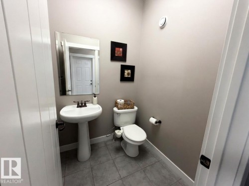 711 57 St Sw, Edmonton, AB - Indoor Photo Showing Bathroom