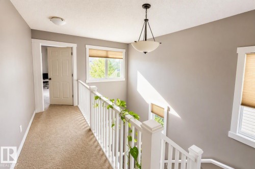 711 57 St Sw, Edmonton, AB - Indoor Photo Showing Other Room