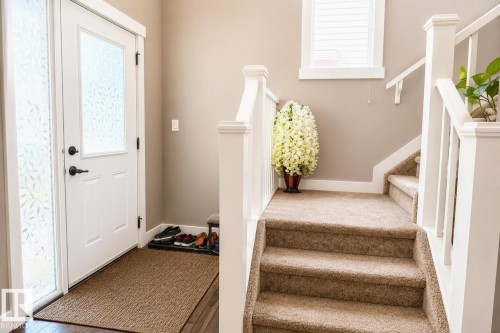 711 57 St Sw, Edmonton, AB - Indoor Photo Showing Other Room