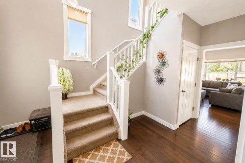 711 57 St Sw, Edmonton, AB - Indoor Photo Showing Other Room