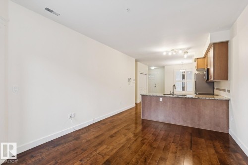 #16 11518 76 Av Nw, Edmonton, AB - Indoor