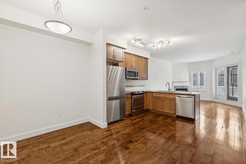 #16 11518 76 Av Nw, Edmonton, AB - Indoor Photo Showing Kitchen