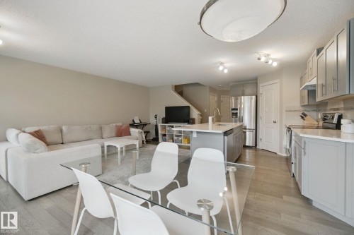 735 176 Street Sw, Edmonton, AB - Indoor
