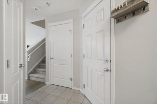 735 176 Street Sw, Edmonton, AB - Indoor Photo Showing Other Room