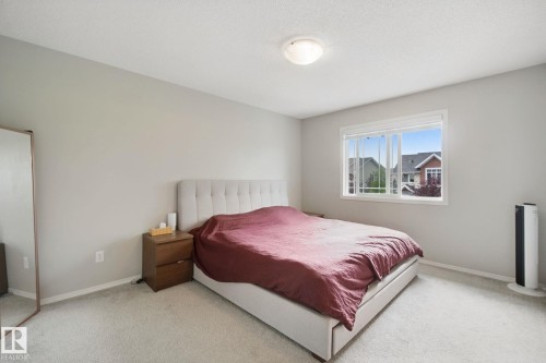 735 176 Street Sw, Edmonton, AB - Indoor Photo Showing Bedroom