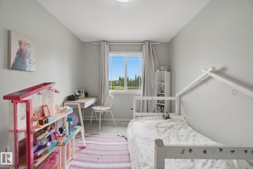 735 176 Street Sw, Edmonton, AB - Indoor Photo Showing Bedroom