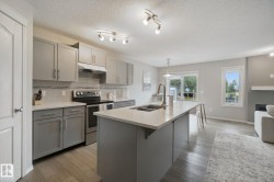 735 176 Street SW  Edmonton, AB T6W 2G8