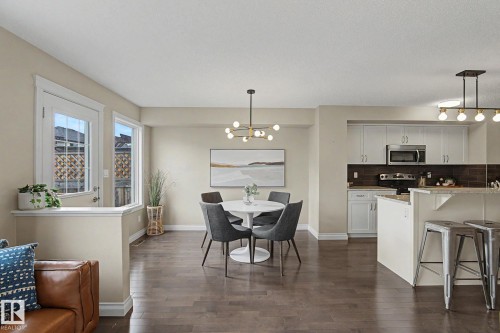 1135 177 Street Sw, Edmonton, AB - Indoor