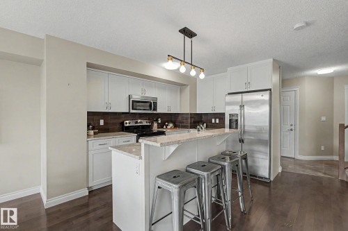 1135 177 Street Sw, Edmonton, AB - Indoor Photo Showing Kitchen