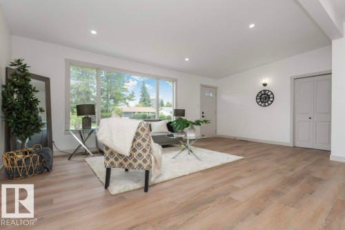4703 117 Street Nw, Edmonton, AB - Indoor Photo Showing Living Room