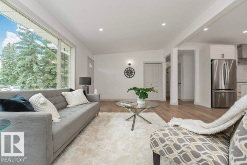 4703 117 Street Nw, Edmonton, AB - Indoor Photo Showing Living Room