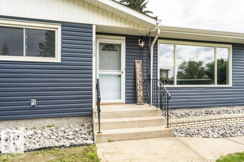 4703 117 Street Nw, Edmonton, AB - Outdoor