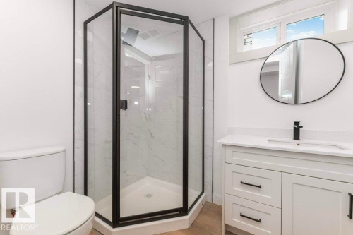 4703 117 Street Nw, Edmonton, AB - Indoor Photo Showing Bathroom