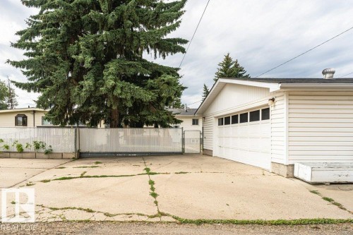 4703 117 Street Nw, Edmonton, AB - Outdoor
