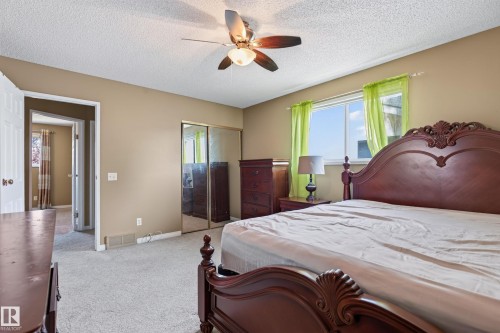 19040 70 Avenue Nw, Edmonton, AB - Indoor Photo Showing Bedroom