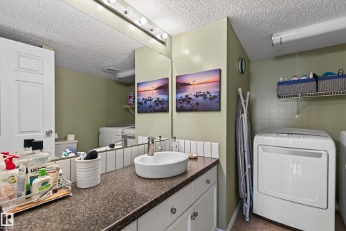 19040 70 Avenue Nw, Edmonton, AB - Indoor Photo Showing Laundry Room
