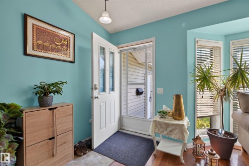 19040 70 Avenue Nw, Edmonton, AB - Indoor