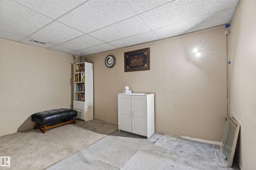 19040 70 Avenue Nw, Edmonton, AB - Indoor