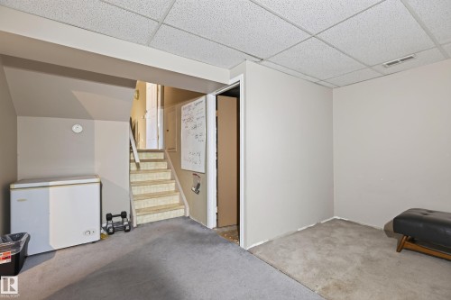 19040 70 Avenue Nw, Edmonton, AB - Indoor