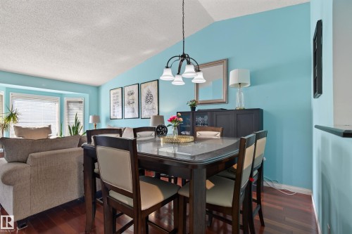 19040 70 Avenue Nw, Edmonton, AB - Indoor Photo Showing Dining Room