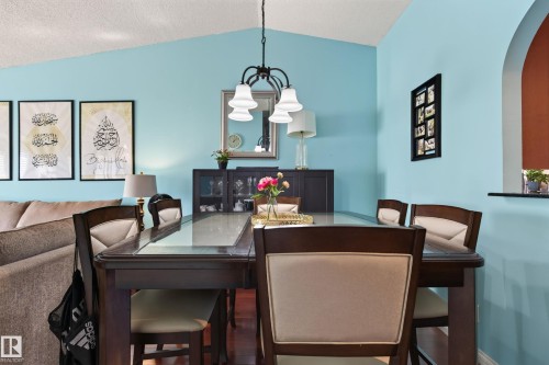 19040 70 Avenue Nw, Edmonton, AB - Indoor Photo Showing Dining Room