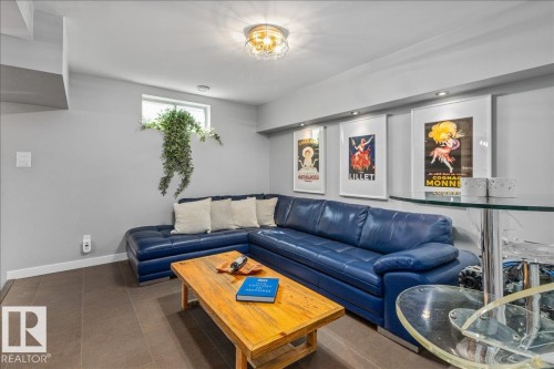 6 Laird Place, St. Albert, AB - Indoor Photo Showing Living Room