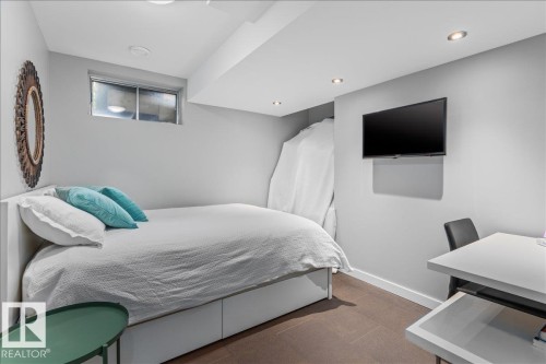 6 Laird Place, St. Albert, AB - Indoor Photo Showing Bedroom