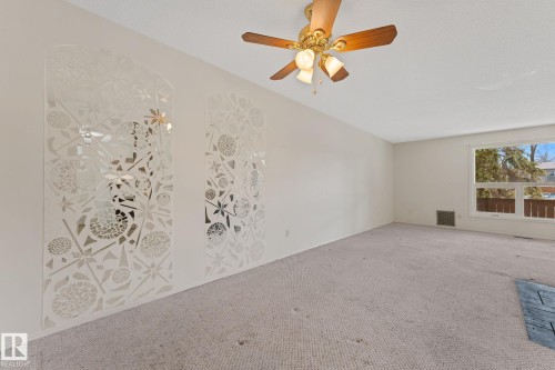 164 Surrey Gardens Nw, Edmonton, AB - Indoor Photo Showing Other Room