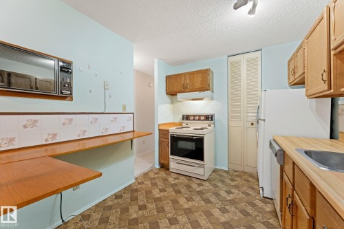 164 Surrey Gardens Nw, Edmonton, AB - Indoor Photo Showing Kitchen