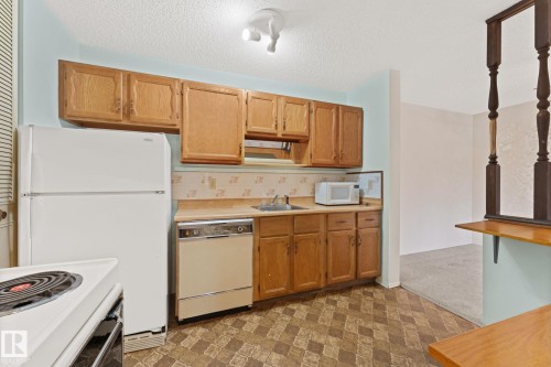 164 Surrey Gardens Nw, Edmonton, AB - Indoor Photo Showing Kitchen