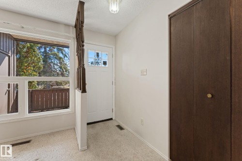 164 Surrey Gardens Nw, Edmonton, AB - Indoor Photo Showing Other Room