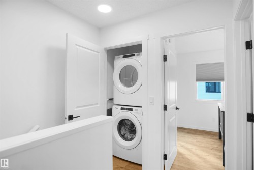 #29 1025 Secord Pm Nw, Edmonton, AB - Indoor Photo Showing Laundry Room