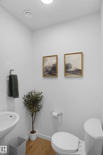 #29 1025 Secord Pm Nw, Edmonton, AB - Indoor Photo Showing Bathroom