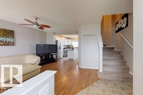 13924 152 Avenue Nw, Edmonton, AB - Indoor Photo Showing Living Room