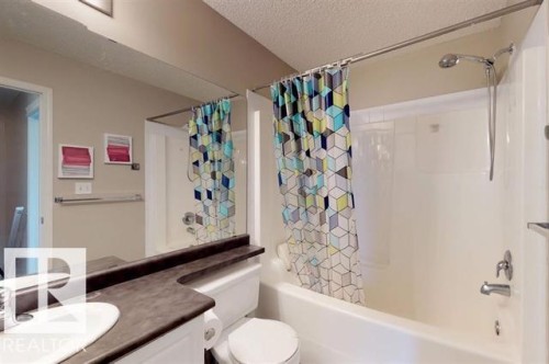 13924 152 Avenue Nw, Edmonton, AB - Indoor Photo Showing Bathroom