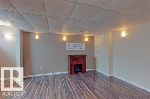 13924 152 Avenue Nw, Edmonton, AB - Indoor With Fireplace
