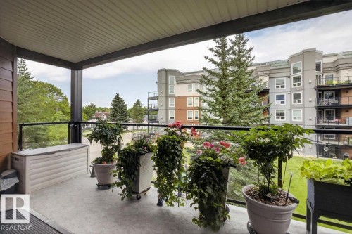 #300 7839 96 St Nw, Edmonton, AB - Outdoor