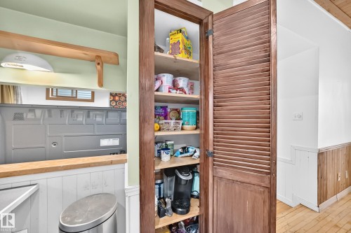 11419 126 Street Nw, Edmonton, AB - Indoor