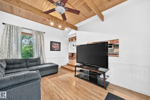 11419 126 Street Nw, Edmonton, AB - Indoor Photo Showing Living Room