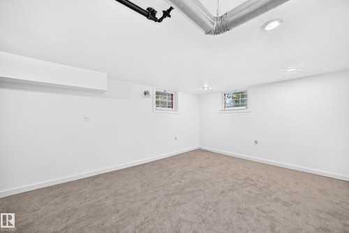 11419 126 Street Nw, Edmonton, AB - Indoor Photo Showing Other Room
