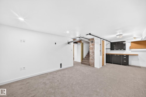 11419 126 Street Nw, Edmonton, AB - Indoor