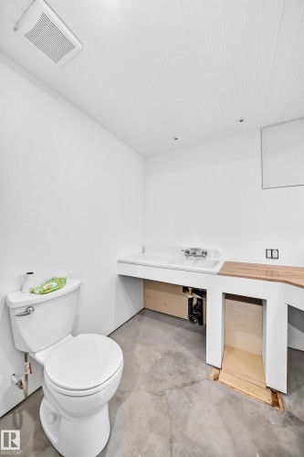 11419 126 Street Nw, Edmonton, AB - Indoor Photo Showing Bathroom